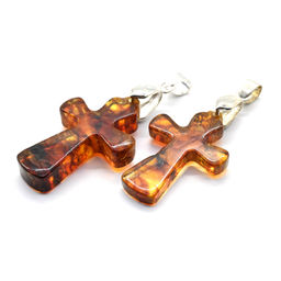 Крестик нательный из натурального янтаря 21*31мм цв.коньячный Радуга камня