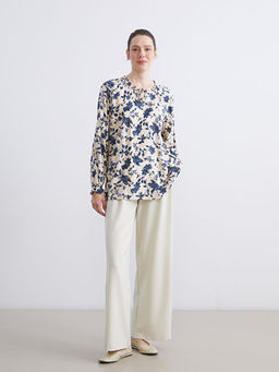 Ba?lamal? Yaka ?i?ekli Bluz