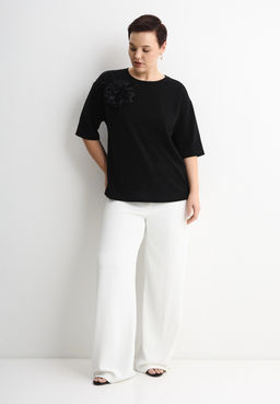 Нарядная блуза с брошью Averi