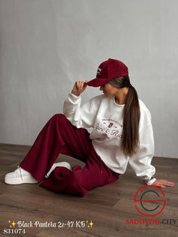 Спортивный женский костюм