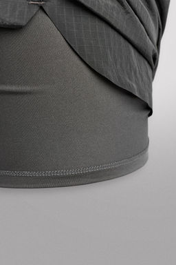 PANTALONES CORTOS 2 EN 1 TRAINING / Gris antracita