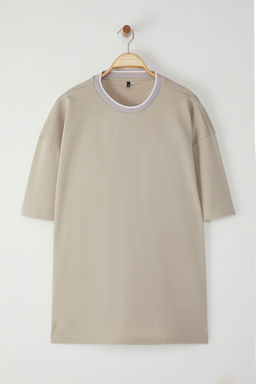 Buyuk Beden Tas Oversize/Genis Kesim Triko Bantl? Dokulu Pike T-Shirt TMNSS25BF00021