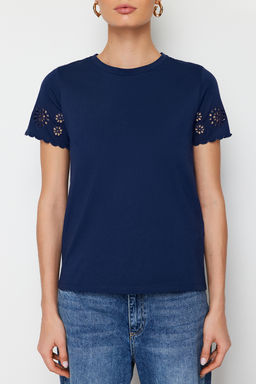 TRENDYOLMILLA Lacivert Brode Detayl? Regular/Basic Kal?p Orme T-Shirt TWOSS24TS00068  фото 4