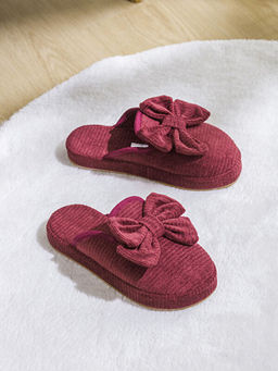 Pel?? Kad?n Ev Terli?i