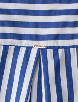 Блузка свободного силуэта с золотистыми пуговицами