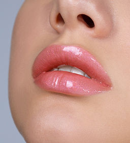 LuxVisage Блеск для губ Glass Shine тон 26 - Golden rose фото 2