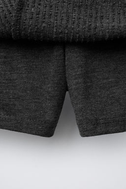 RUFFLED RIBBED BERMUDA SKORT