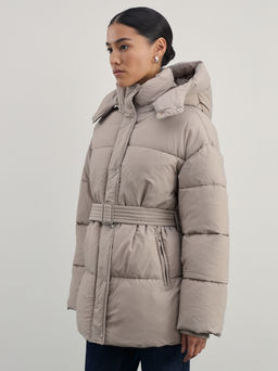 Куртка стеганая с капюшоном на поясе / Zarina  фото 4