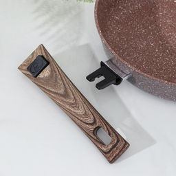 Сковорода Доляна «Брауни», d=28 см, съёмная ручка, стеклянная крышка, антипригарное покрытие, индукция, алюминий, коричневая