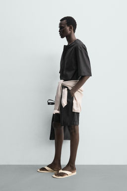 BERMUDA RELAXED FIT PLIEGUES / Negro