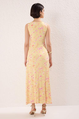 Turuncu Cicek Bask?l? Parlak Yuzeyli Kay?k Kaya Vucuda Oturan Esnek Orme Kalem Elbise TWOSS24EL00528