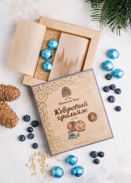 Кедровый грильяж с черникой, 120 г