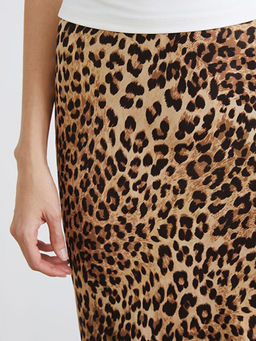 Beli Lastikli Leopar Desenli A Kesim Saten Etek