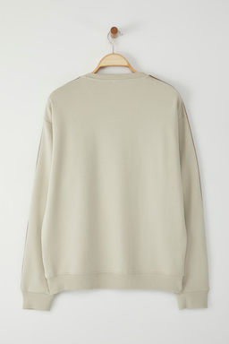 TRENDYOL MAN Siyah More Sustainable Oversize/Genis Kesim V Yaka Yaz? Bask?l? Sweatshirt TMNAW25SW00208 - Trendyolmilla фото 6