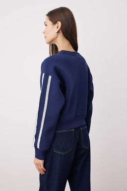 Lacivert Regular/Normal Kal?p Dantel Detayl? Orme Sweatshirt TWOAW26SW00023 - Trendyolmilla фото 4