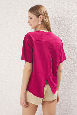 Visne Curugu %100 Suprem Oversize/Genis Kesim Asimetrik S?rt Detayl? Orme T-Shirt TWOSS25TS00040