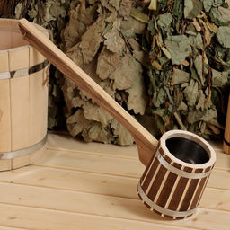 Ковш - черпак для бани и сауны «Добрыня», 500 мл, липа, нержавеющие вставка и обруч, 54 см, «Добропаровъ»