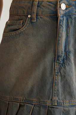 TRENDYOLMILLA Mavi Soluk Efekt Vintage Pileli Mini Denim Skater Etek TWOSS25ET00003 фото 4