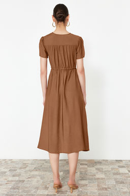 Kahverengi Belden Ac?lan V Yaka Midi Dokuma Elbise TWOSS24EL00501 - Trendyolmilla фото 6
