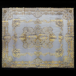 Фламандское кружево Скатерть рулонная, ажурная 137х183см, ПВХ, матовая, на пленке, бежевый фон, с золотом, 10 штук в рулоне (Китай) Цена указана за 1 штуку.