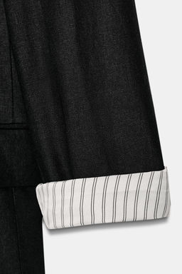 BLAZER CON LINO MANGA REMANGADA / Negro - Zara фото 8