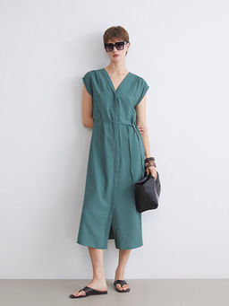 V Yaka Beli Ba?lamal? Elbise