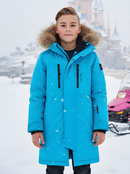 Парка зимняя подростковая для мальчика с капюшоном и мехом голубого цвета 9537Gl