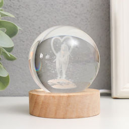 Световая фигурка стекло Шар. Голограмма: Два дельфина, d=6 см, подставка дерево, USB, 6.5?6.5?7.5 см