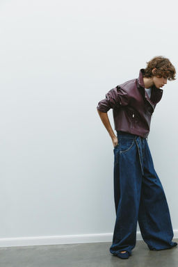 LEATHER EFFECT CROPPED BIKER JACKET - Zara фото 2