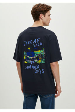 TRENDYOL MAN Lacivert 0versize/Genis Kesim Yaz? Bask?l? %100 Pamuk T-Shirt TMNSS25TS00064