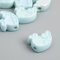 Цена за 10 шт. Бусина для творчества пластик «Кит с фонтанчиком. Перламутровый глянец», 0.8×2.6×2.2 см, МИКС