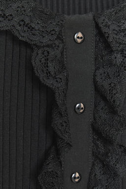 LACE BUTTON TOP
