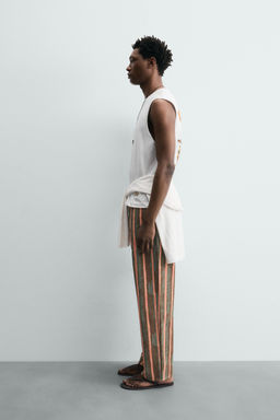 CAMISETA TANK  BORDADO PL?TANOS / Blanco