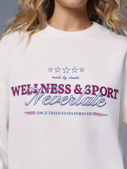 Свитшот оверсайз с принтом белый