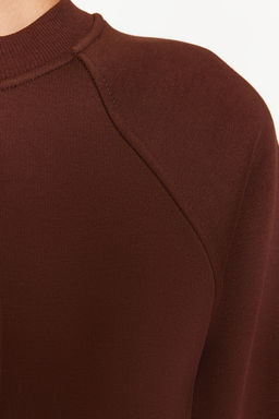 TRENDYOLMILLA Bordo Relaxed/Rahat Kal?p Basic Reglan Kol Bisiklet Yaka Orme Sweatshirt TWOAW24SW00104 фото 17