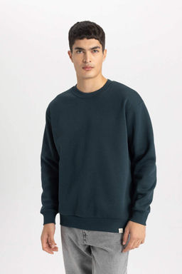 Базовый свитшот Oversize с круглым вырезом