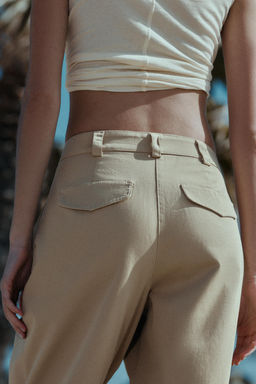 PANTAL?N CHINO BAJO VUELTA / Camel claro - Zara фото 6