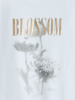 Футболка женская белая с принтом и надписью прямого кроя - Mark formelle фото 6