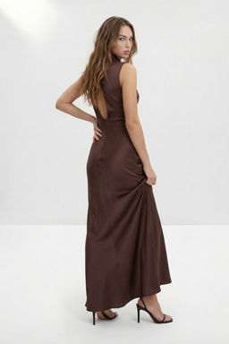 Kahverengi Duz Saten Maxi Abiye & Mezuniyet Elbisesi TPRSS26AE00168