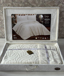 Покрывало EFOR в сундучке EFTELYA 240*260 с наволочками (50*70) кремовый (KREM)