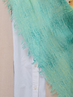 Палантин с бахромой. Рисунок нанесен вручную