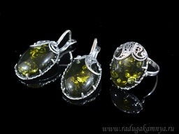 Кольцо Серьги с янтарем имитация размер 17