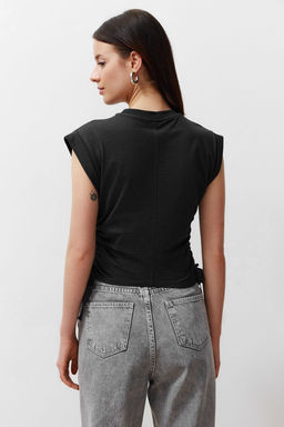 TRENDYOLMILLA Antrasit %100 Pamuk Buzgu Detayl? Crop Yarasa Kol Orme T-Shirt TWOSS24TS00026 фото 6