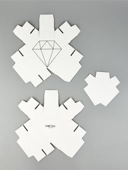 Цена за 5 шт. Коробка подарочная под бижутерию «Белая, тиснение», 10×9×3.5 см