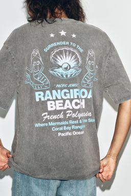 CAMISETA EFECTO LAVADO TEXTO / Gris antracita