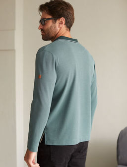 Лонгслив из фактурного трикотажа с плетеным воротником поло с застежкой на пуговицы - Vilatte фото 3