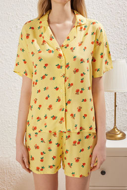 Trendyolmilla Sar? Cicekli Y?rtmacl? Viskon Sortlu Dokuma Pijama Tak?m? THMSS25PT00243 фото 3