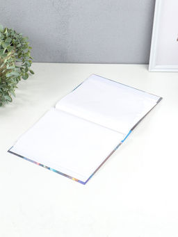 Фотоальбом на 80 фото 10х15 см "Мальчик с мишкой и пузырьки" в коробке 5х19х22,8 см