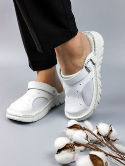 15 | Kina | Белые женские медицинские сабо натуральная кожа - Milka shoes&more фото 8