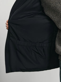 Куртка с потайным капюшоном / Zarina